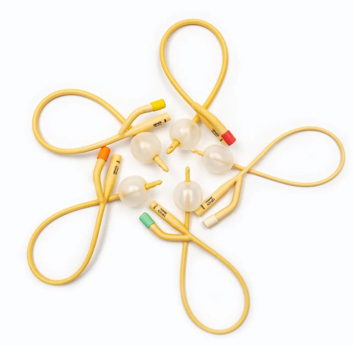 Jak materiály a struktura močového katétru ovlivňují skutečný uživatelský zážitek?