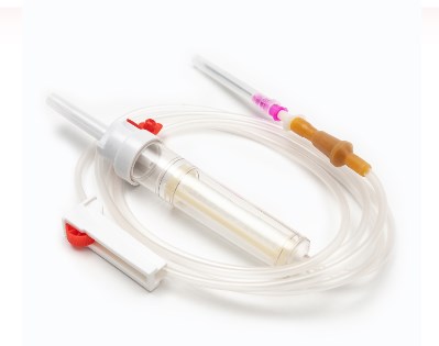 Jak konstrukční detaily soupravy pro transfuzi krve přímo ovlivňují kvalitu transfuze?